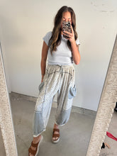 Load image into Gallery viewer, Oversized floral knit pants
