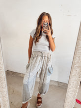 Load image into Gallery viewer, Oversized floral knit pants
