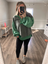 Load image into Gallery viewer, Green vintage washed half zip
