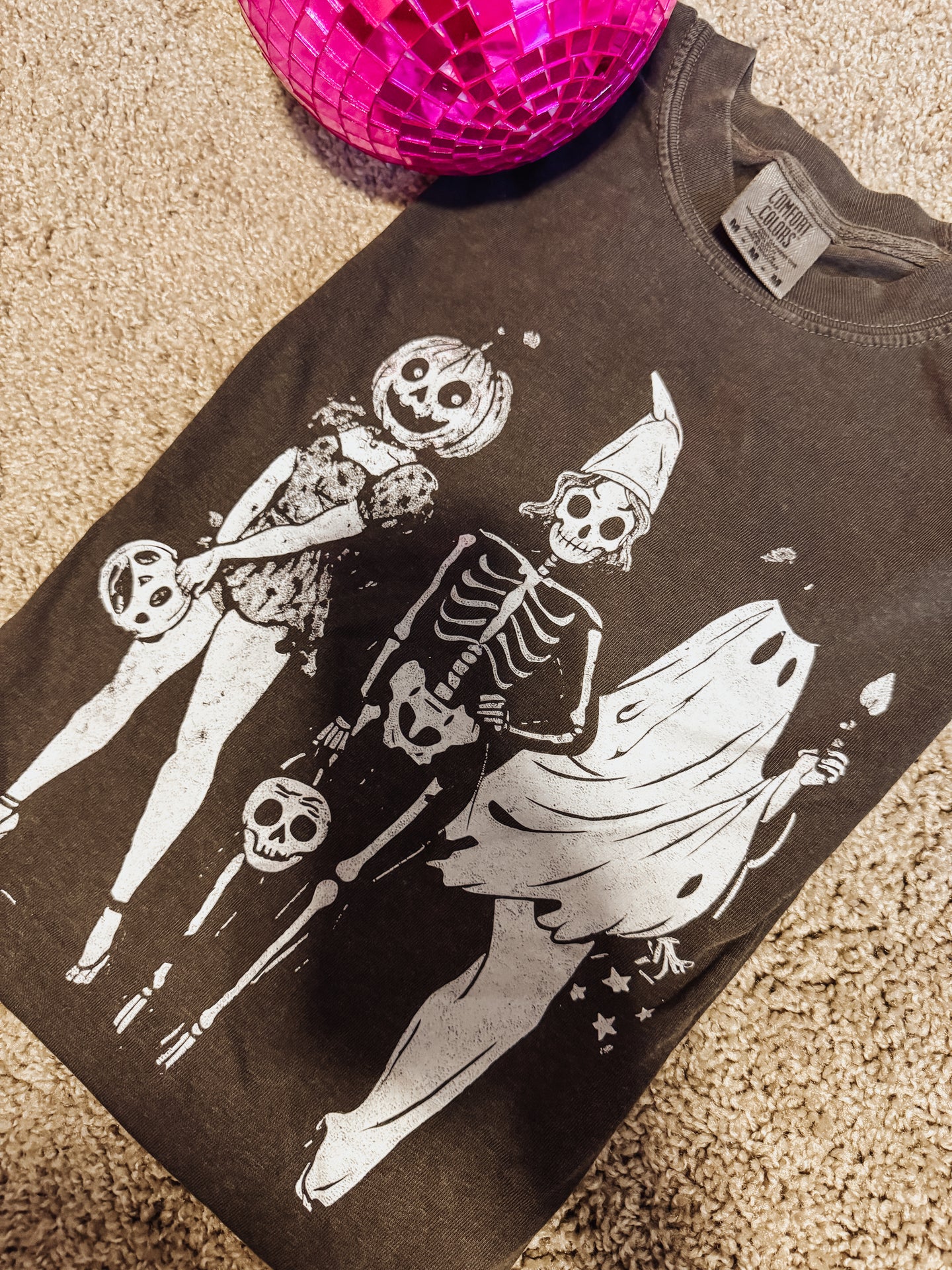 spooky girlies CC tee MEDIUM